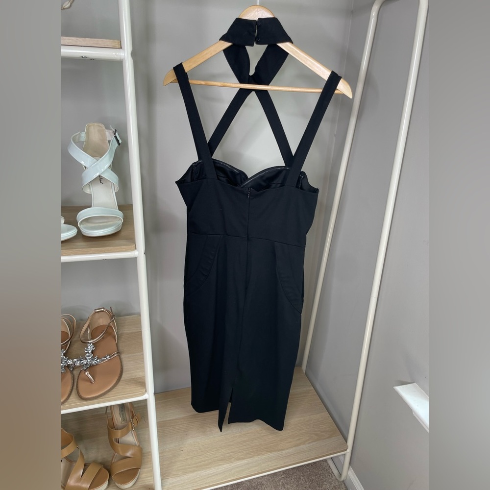 Super Flattering Structured Stretchy Halter Criss… - image 6